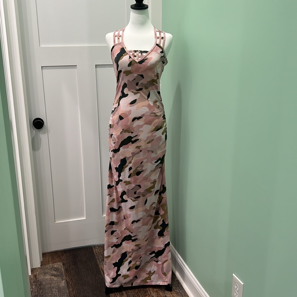 VENUS Pink Camo Maxi Dress. Size M. Brand new condition.